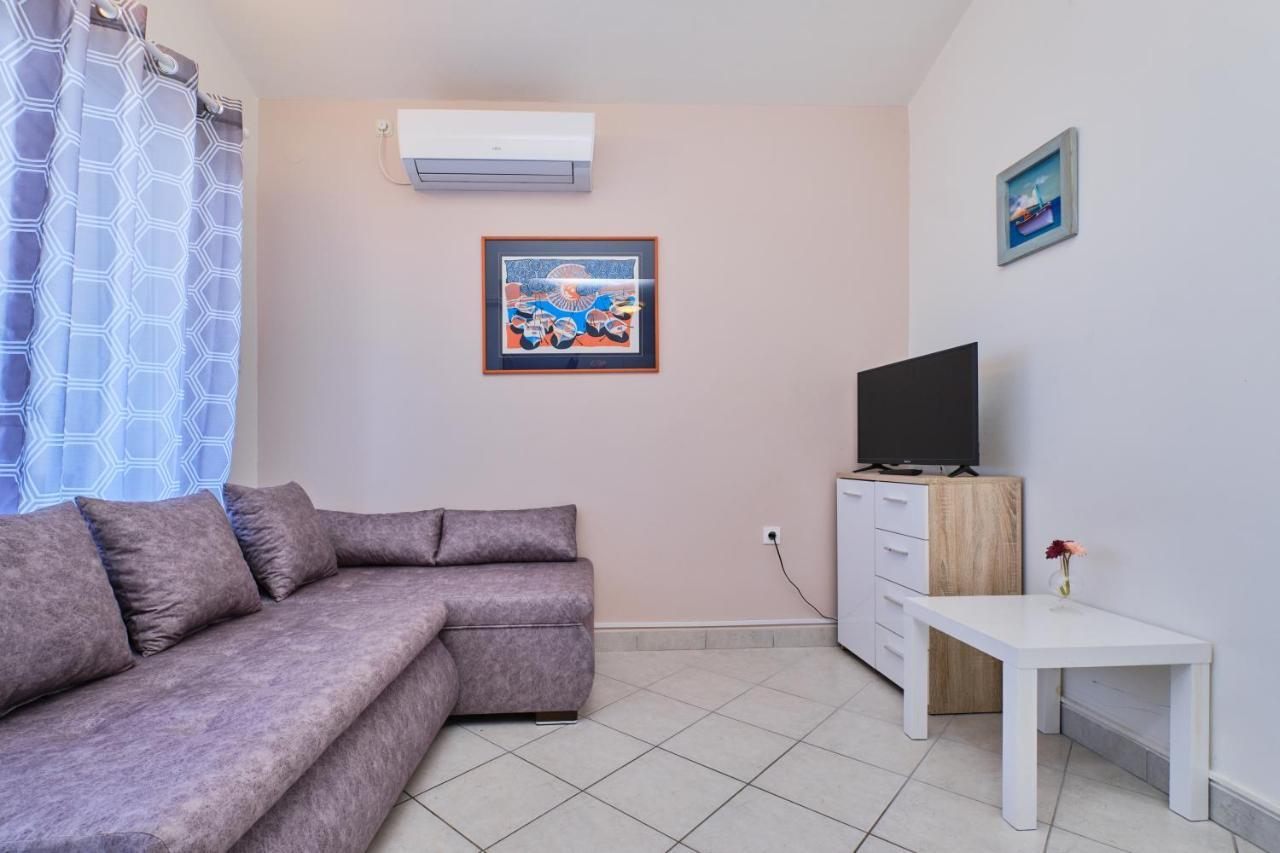 Beautiful Apartments Ksenija Mali Lošinj Exteriör bild