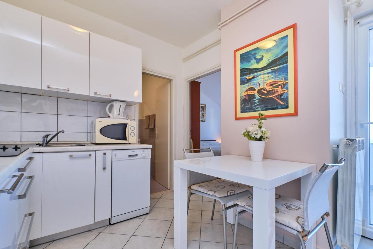 Beautiful Apartments Ksenija Mali Lošinj Exteriör bild
