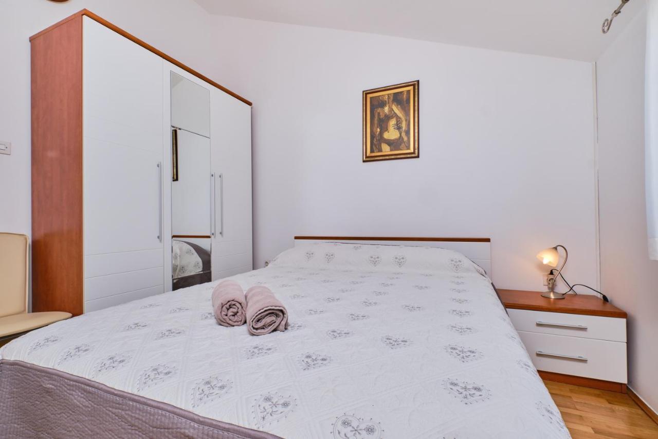 Beautiful Apartments Ksenija Mali Lošinj Exteriör bild